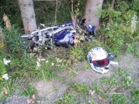 Motorkář přežil nehodu - Ostravice