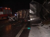 Nehoda dodávky s nákladním vozidlem - Záchlumí