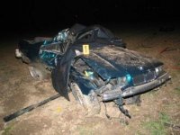 Dva mrtví mladíci po nehodě BMW u Lochovic - Lochovice