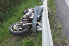 Nehoda motorkáře na D5