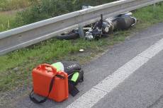 Nehoda motorkáře na D5 - D5, Ejpovice