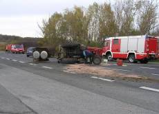 Nehoda traktoru a osobního automobilu v Chlumu u Plzně - Chlum u Plzně