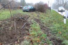 Dopravní nehoda Peugeotu 206 a nakladače - Hodonín, Mutěnice