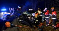 Dopravní nehoda čtyř vozidel na Karlovarsku, jeden mrtvý - Žalmanov