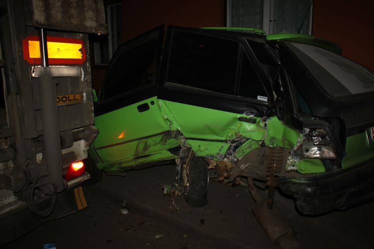 Kamion smetl tři škodovky a Ford - Moravská Třebová