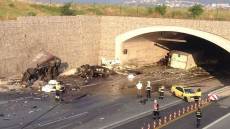 Vážná nehoda čtyř vozidel u Cholupického tunelu