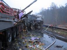 Dopravní nehoda kamionů na D2 s následným požárem - 59. kilometr dálnice D2