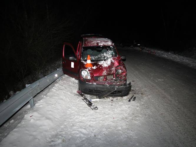 Dopravní nehoda dvou vozidel si vyžádala čtyři lehká zranění - Kratušín
