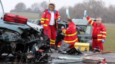 Na Mostecku se střetla dvě vozidla, ve kterých cestovali členové jedné rodiny - Havraň