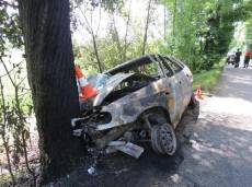 Z hořícího auta zachránili posádku svědci nehody - Vlčice, Hrádeček