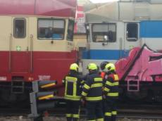 Celkem 21 lidí se zranilo při srážce dvou vlaků v Brně