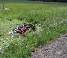 Motorkáři vběhla pod kola srna, on i jeho spolujezdkyně utrpěli vážná zranění - Moravský Beroun
