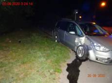 Opilý řidič havaroval cestou z oslavy, pak v autě usnul - Bystrc