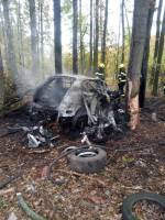 Dva lidé uhořeli v havarovaném autě na Královéhradecku - Roudnice