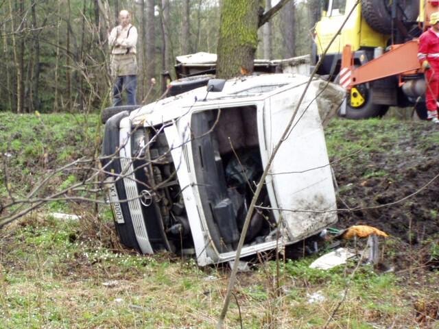 Nehoda dodávky a nákladního vozu