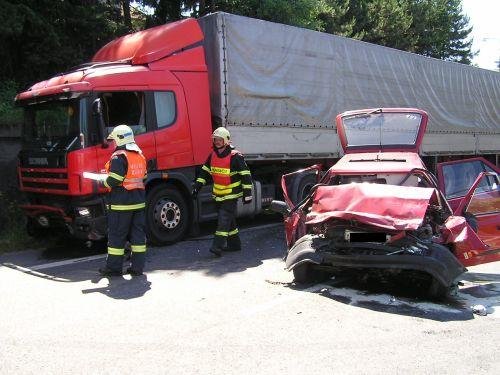 Srážku s kamionem řidič Felicie nepřežil - Lípa