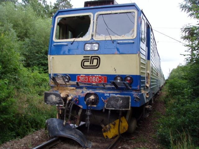 vlak versus 12t s kontejnerem - Veseli nad Luznici