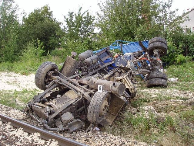 vlak versus 12t s kontejnerem - Veseli nad Luznici