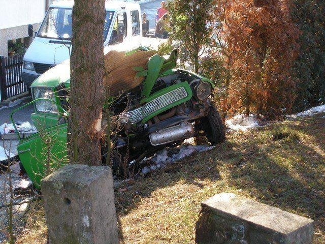 Tragická nehoda trabantu -  Náchod — Červený Kostelec -