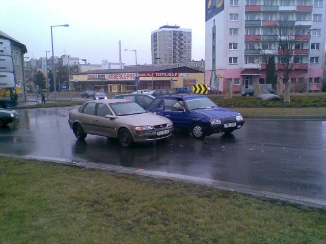 nedání přednosti na kruhovém objezdu - Šternberk