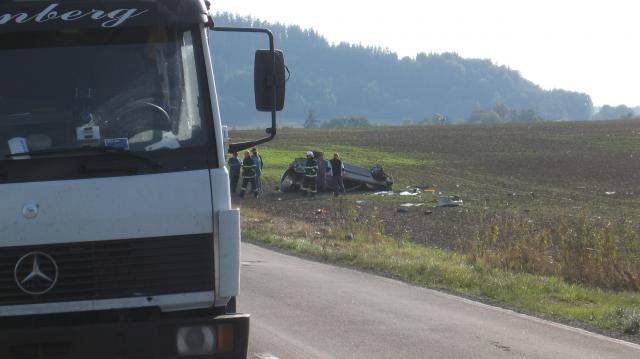 Opel Vectra na střeše - Damníkov u Lanškrouna