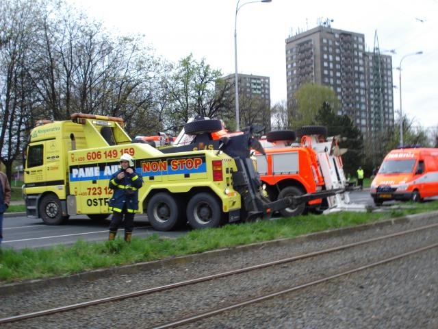 Nehoda kamionu s vodíkovými láhvemi v Ostravě - Ostrava