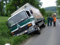 špatně naložený náklad a nezkušenost