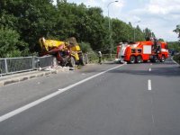 Ostravští hasiči vyprošťovali řidiče autojeřábu - Ostrava - Plzeňská ulice