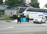 Auto narazilo do autobusu - České Budějovice 