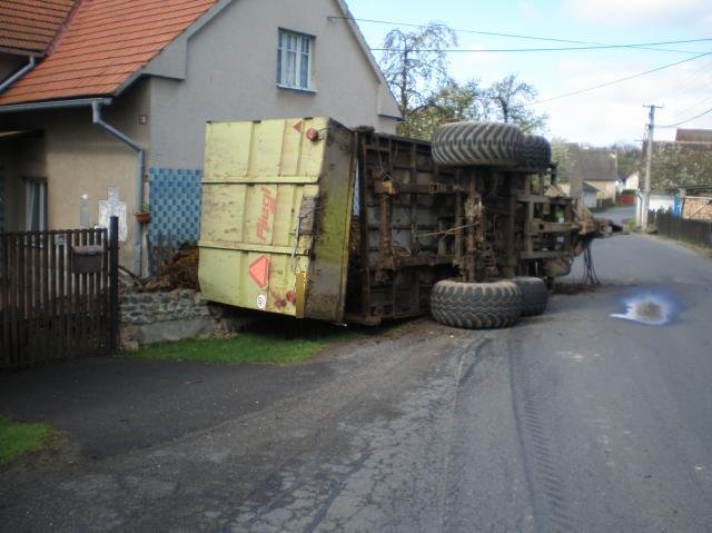 Hnůj na baráku - Mladý Smolivec