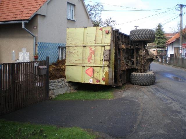 Hnůj na baráku - Mladý Smolivec