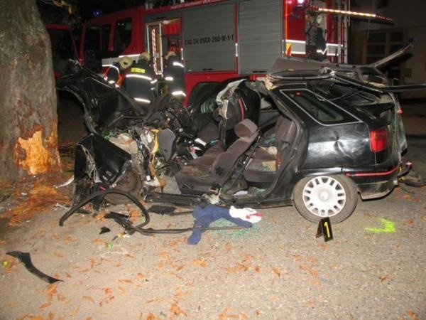 U Kaštanu popíjeli, o kaštan pak auto rozmetali - Kvasice