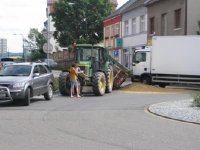 Utržená náprava u valníku - Benešov