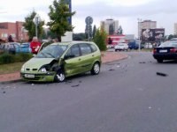 Mladíci se s BMW předváděli v nákupní zóně - Olomouc