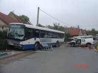 Žebřík z auta těžce zranil řidiče autobusu - Vysoké Mýto