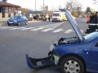 Vážná nehoda v Šenově - Superb v zastávce - Šenov
