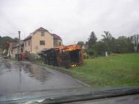 Popelářské auto v mostu - Libomyšl