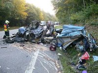 Nehoda Citroënu a nákladního vozu si vyžádala 3 mrtvé - Bystřice pod Koprníkem