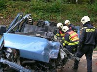 Nehoda Citroënu a nákladního vozu si vyžádala 3 mrtvé - Bystřice pod Koprníkem