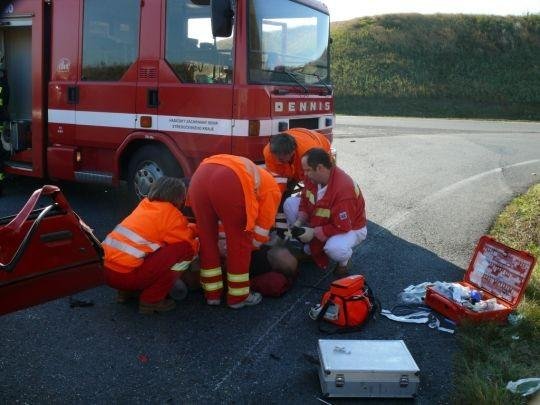 Smrtelná nehoda u odbočky na Slaný - Praha, Chomutov