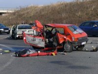 Smrtelná nehoda u odbočky na Slaný - Praha, Chomutov
