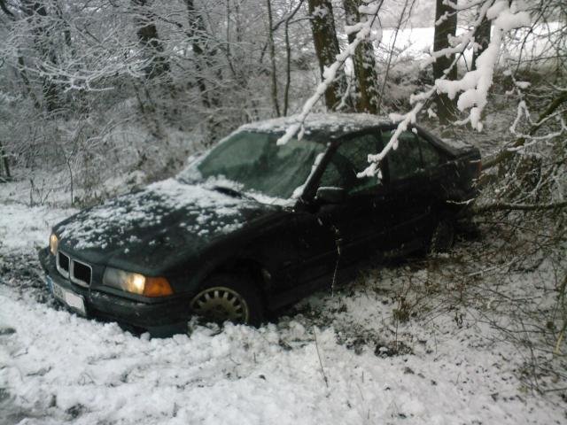 BMW v příkopu - Hostomice