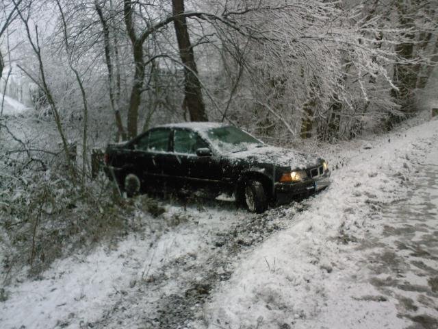 BMW v příkopu - Hostomice