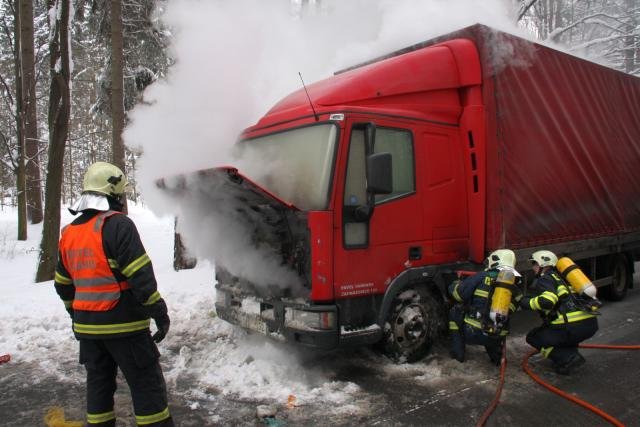 Požár motoru nákladního auta  - Horní Lhota