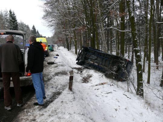 Dodávka vs. Škoda Felicia Pick-up - Nové Strašení, Řevničov