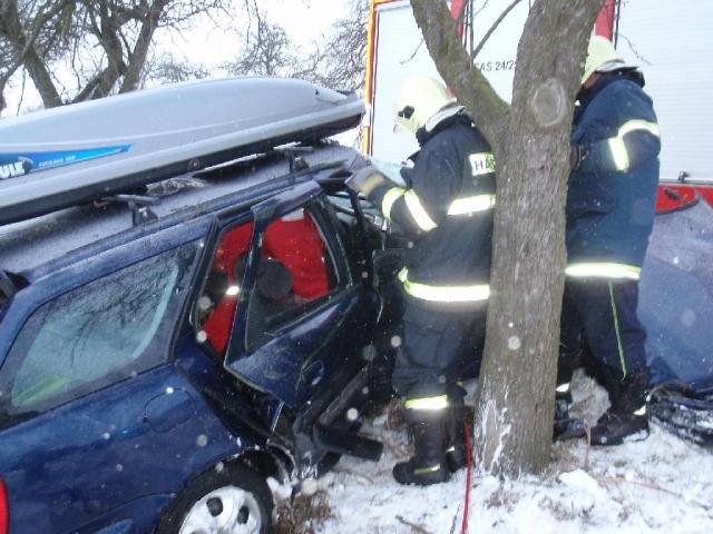 Nepřiměřená rychlost příčinou těžké nehody - Halenkovice, Spytihněv