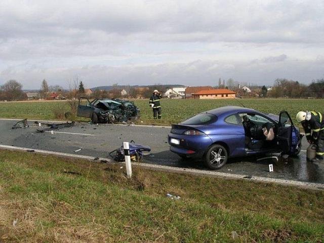 Těžký čelní střet  - Hořenice na Náchodsku