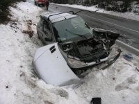 Vysoká rychlost příčinou nehody dvou vozidel - Jičín, Nová Paka