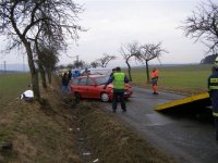 Muže označujícího dopravní nehodu smetlo auto - Horní Lukavice, Chlumčany