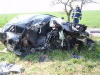 Po nehodě Audi A3 zemřel spolujezdec - Kelč, Všechovice